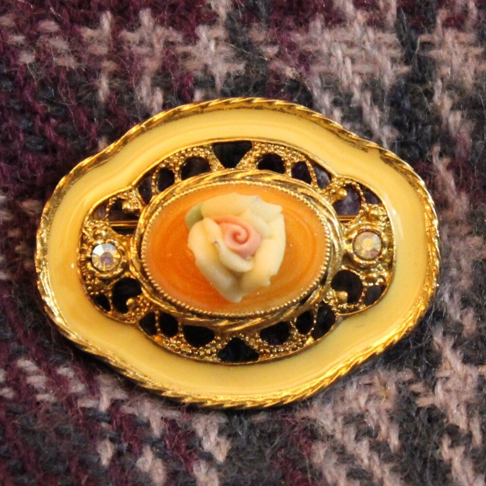 NWT Vintage Loree Porcelain Enamel Rose Pin Brooch